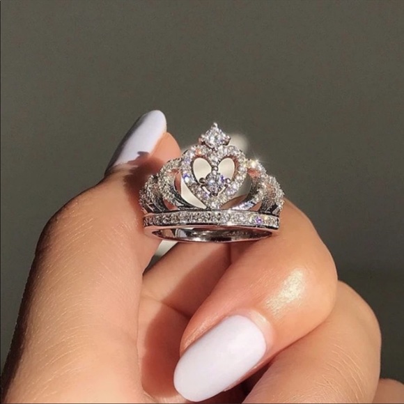 New 925 Silver Romantic Heart Crown Diamond Ring - Picture 2 of 6